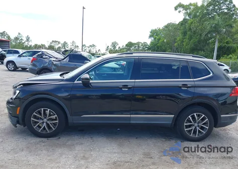 2020 Volkswagen Tiguan 2.0T Se/2.0T Se R-Line Black/2.0T Sel z USA, uszkodzony, nr VIN 3VV3B7AX2LM112829